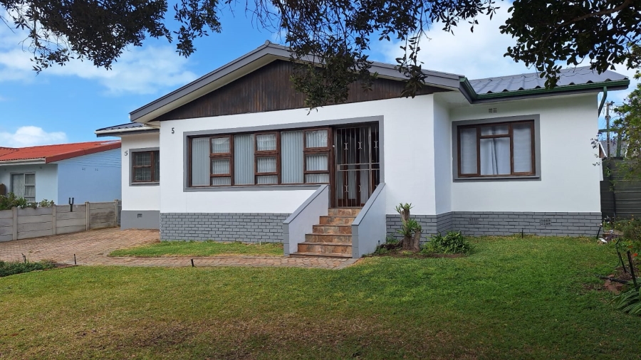3 Bedroom Property for Sale in Stilbaai Wes Western Cape